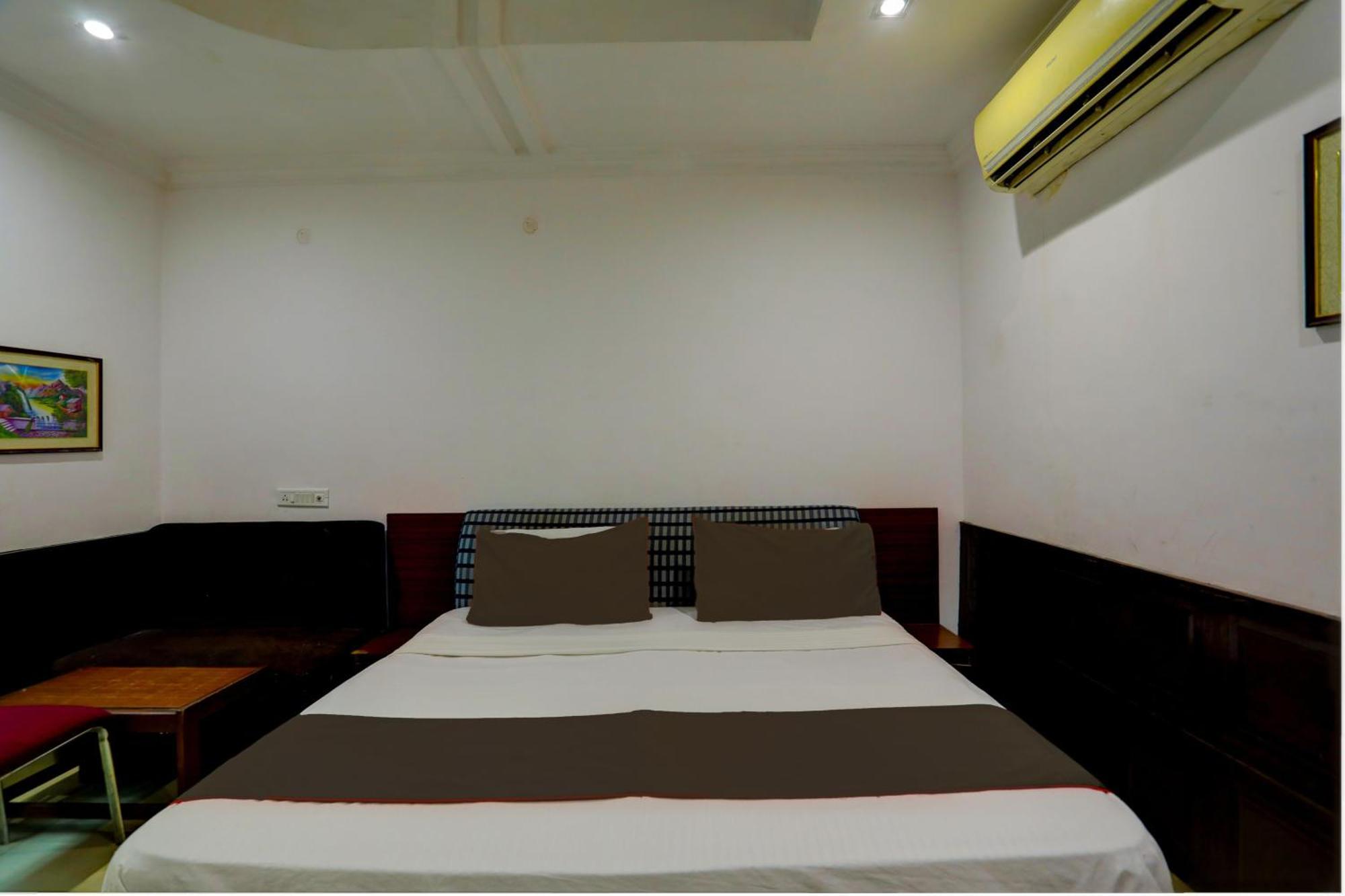 Hotel Monarch Inn Lucknow Dış mekan fotoğraf