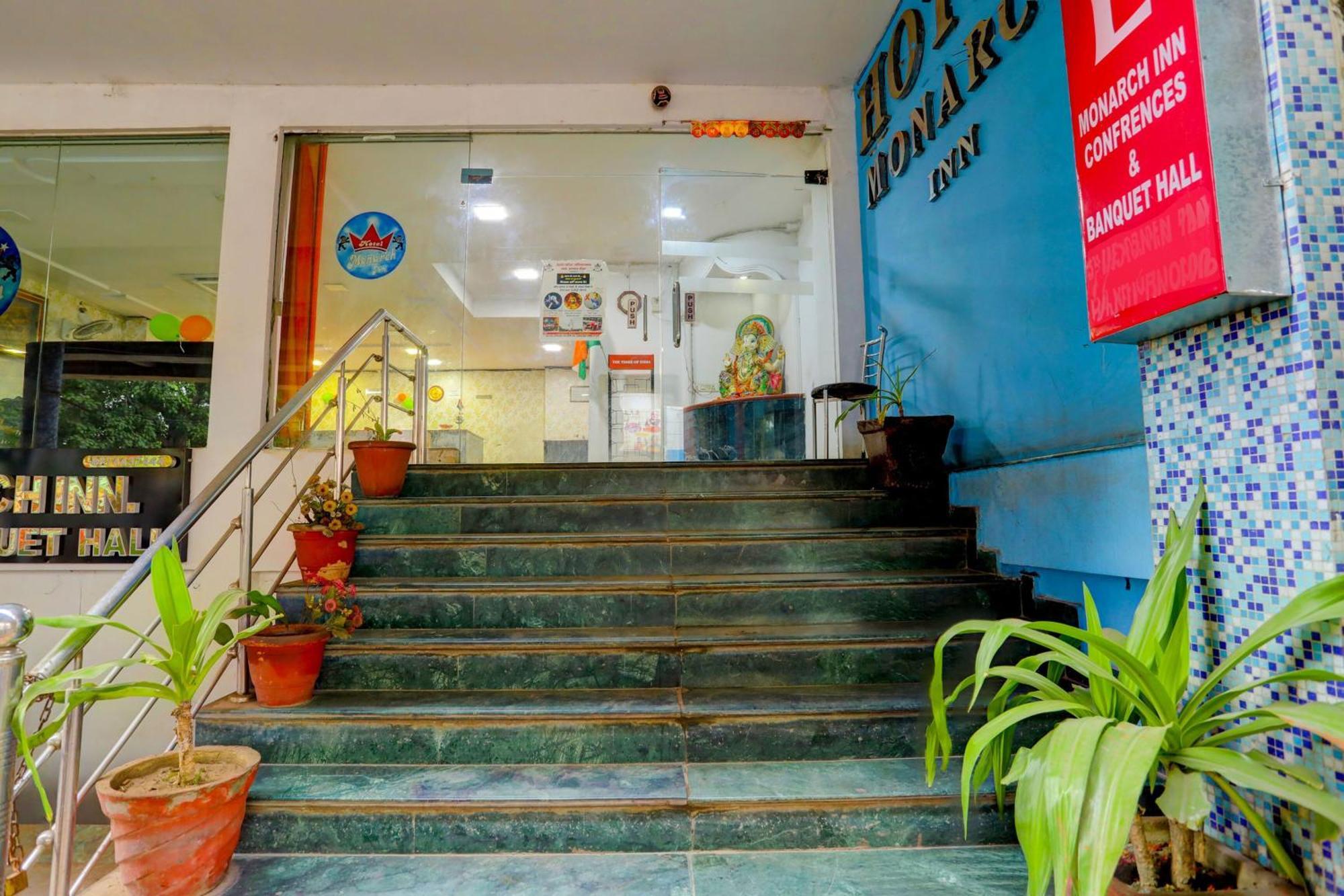 Hotel Monarch Inn Lucknow Dış mekan fotoğraf