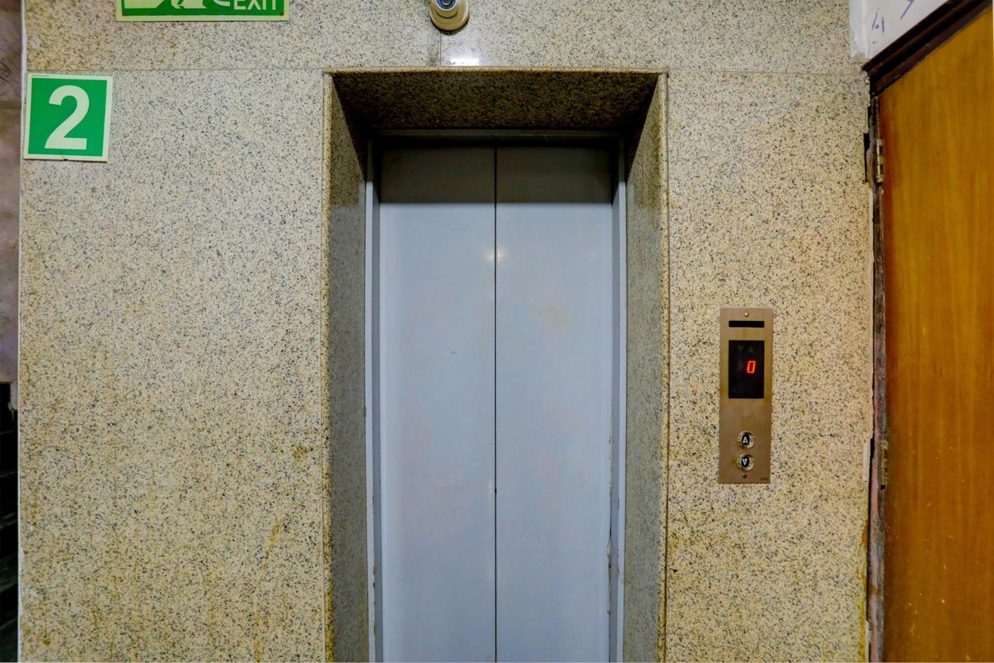 Hotel Monarch Inn Lucknow Dış mekan fotoğraf