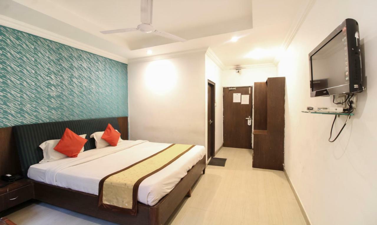 Hotel Monarch Inn Lucknow Dış mekan fotoğraf