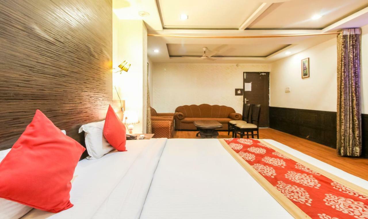 Hotel Monarch Inn Lucknow Dış mekan fotoğraf