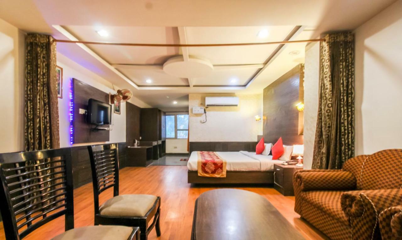 Hotel Monarch Inn Lucknow Dış mekan fotoğraf